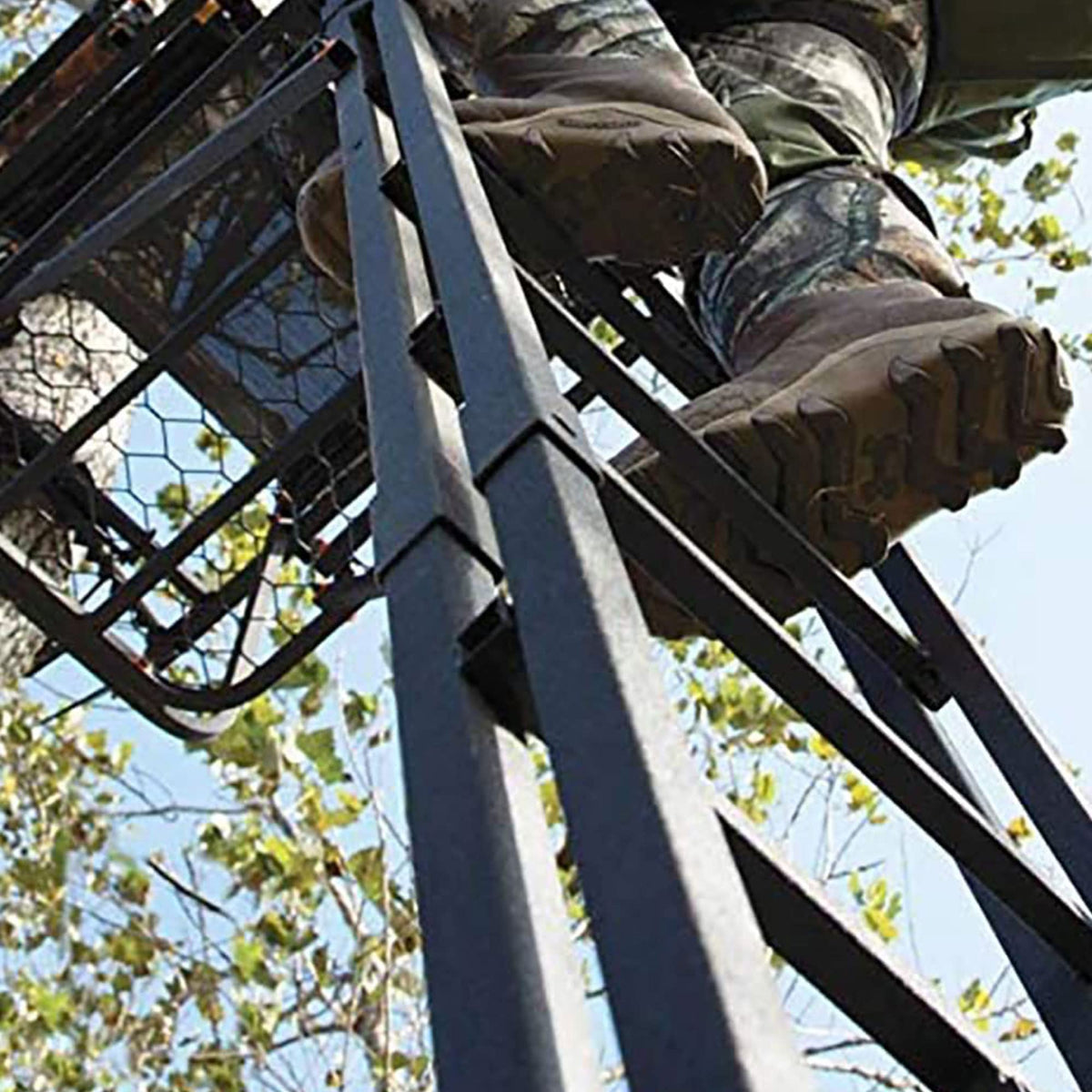Adjustable 17 ft 1-Person Ladder Tree Stand F922755