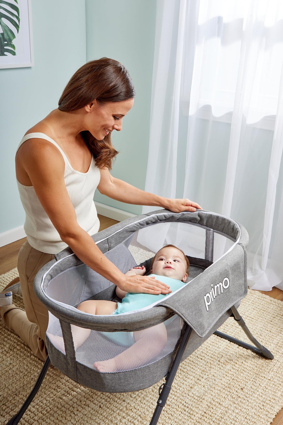 Lightweight Folding Travel Bassinet with Mesh Canopy and Carrying Tote Bag J81615